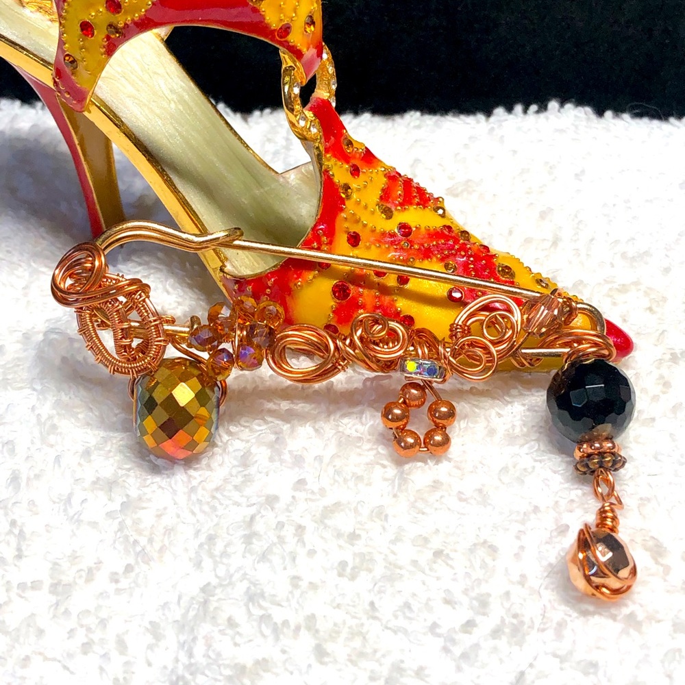 📌💕stunning light gold and copper pin/brooch-artisan,handmade NEW